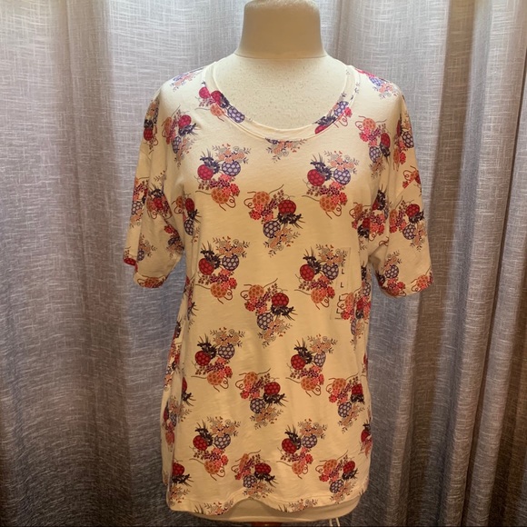 The Tale of Gengi White patterned Uniqlo T-shirt Size Large - Picture 1 of 4